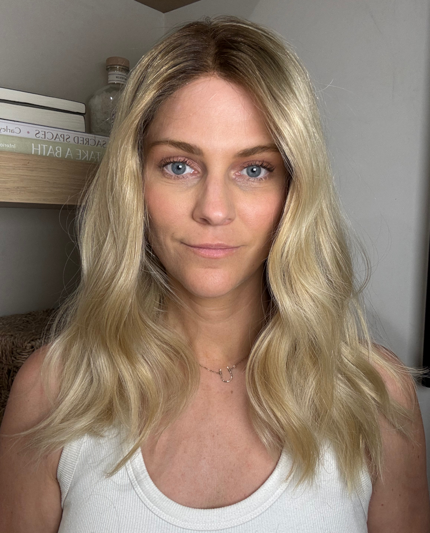 Kristy — 20-inch Virgin European human hair wig in champagne blonde with dimensional highlights