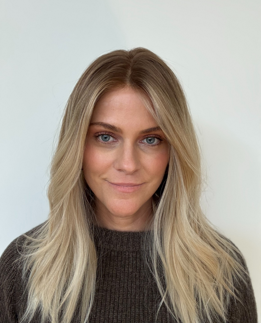 Neve — Virgin cool dark blonde base that was carefully hand painted to melt into a creamy blonde balayage with a lot dimension.