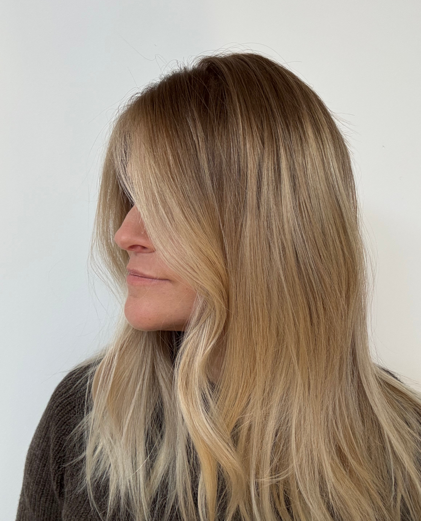 Neve wig — side view