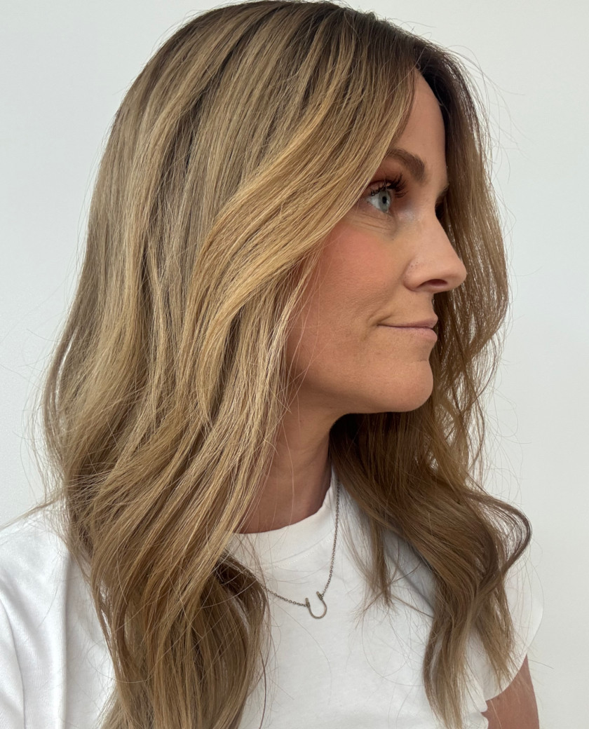 Sloane wig — side view