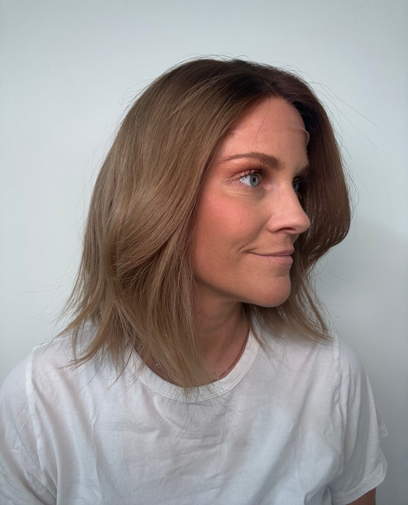 Sloane Short wig — side view