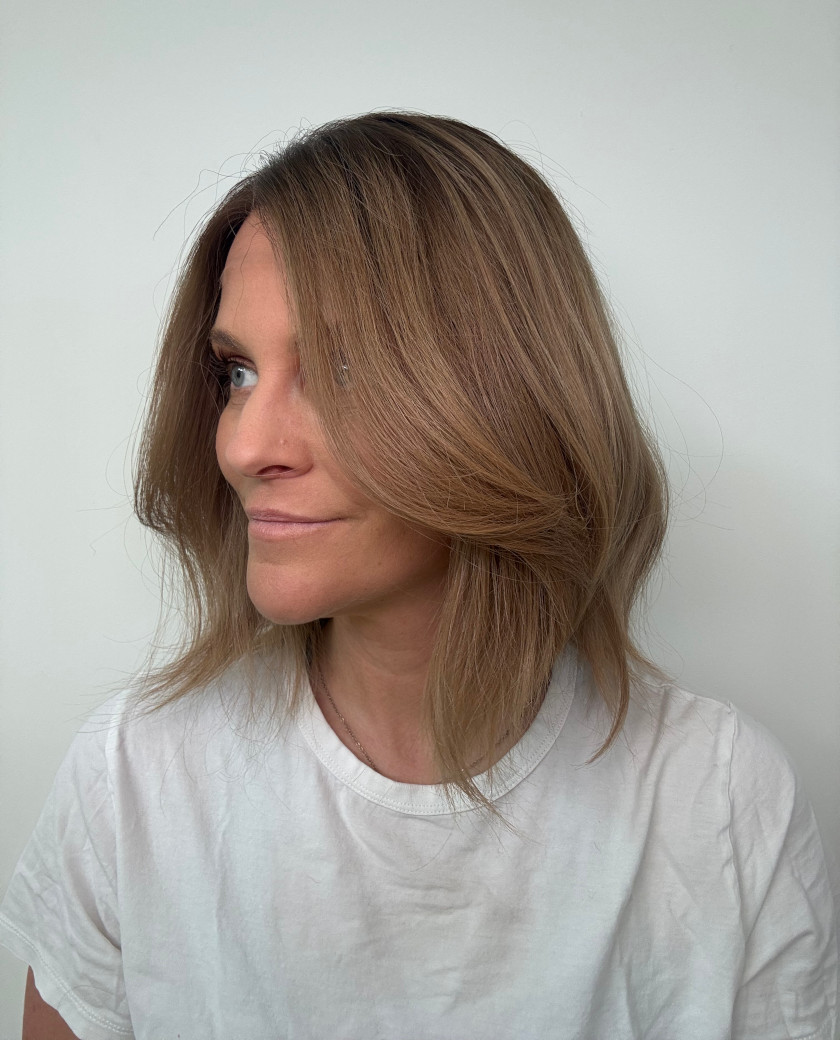 Sloane Short wig — side view