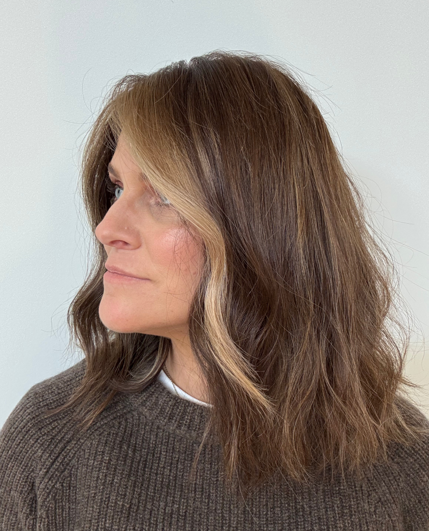Sophia short wig — side view